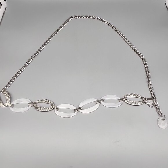 Chico's Women's Chain Belt Large-Extra Large Silver White Oval Embossed Plus - Picture 1 of 5